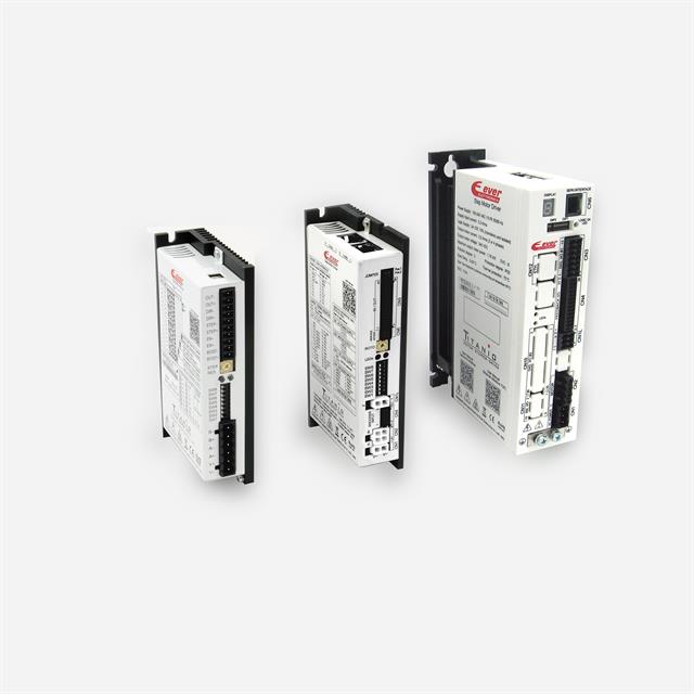 Motori passo-passo con controller / azionamento integrato